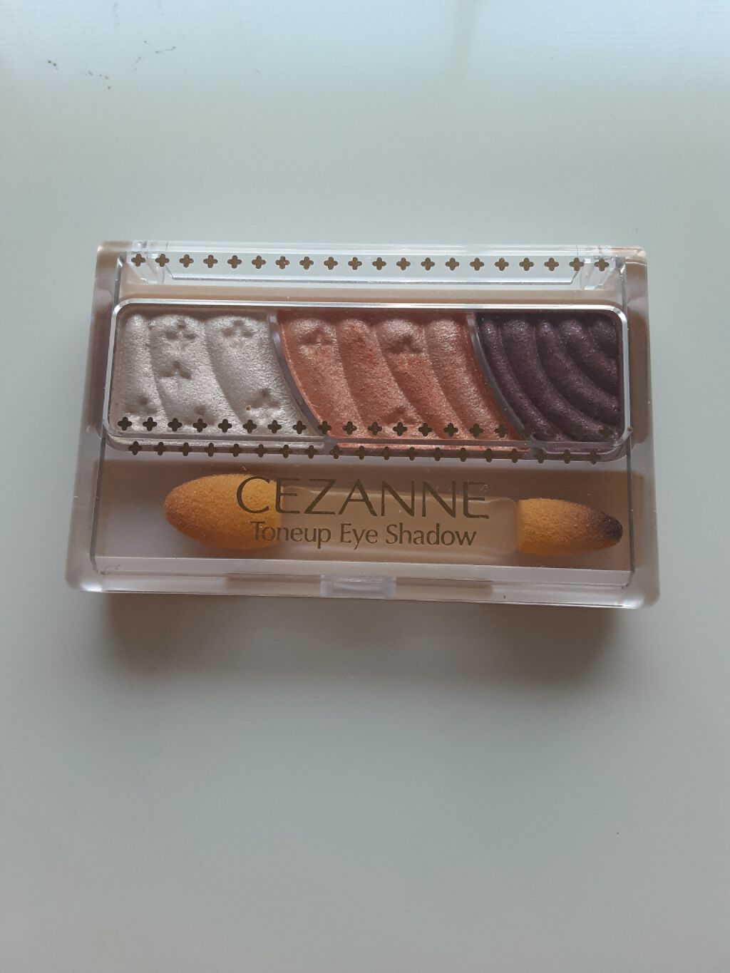 トーンアップアイシャドウ/CEZANNE/アイシャドウパレットを使ったクチコミ(2枚目)