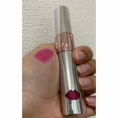 YVES SAINT LAURENT BEAUTE／ヴォリュプテ ウォーター カラーバーム　9


サンローランの有名おリップ💗


アウトレットでお安くゲットしました💄
色味は普段なかなか選ばない
青