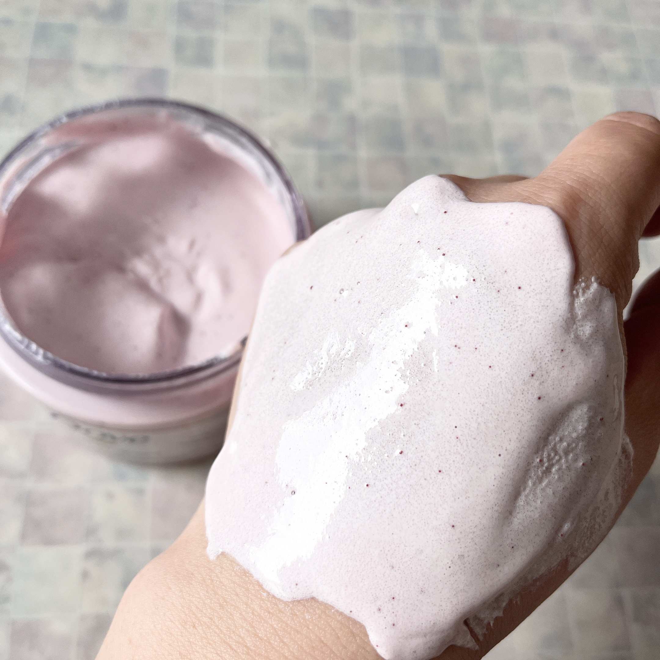 ダヴ ふわとろ　クリーミースクラブ チェリー＆アプリコットミルク/ダヴ/ボディスクラブを使ったクチコミ（3枚目）