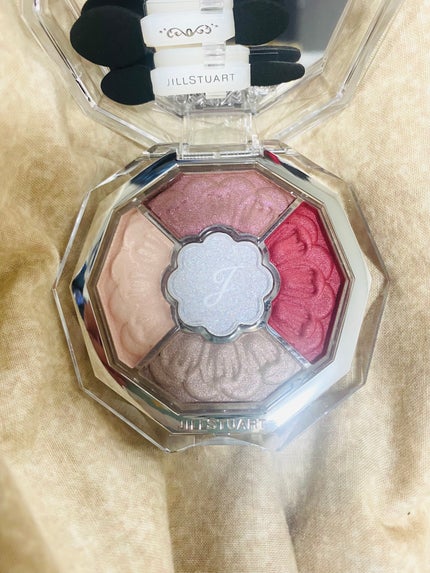 ジルスチュアート ブルームクチュール アイズ ジュエルドブーケ/JILL STUART/アイシャドウパレットを使ったクチコミ(1枚目)
