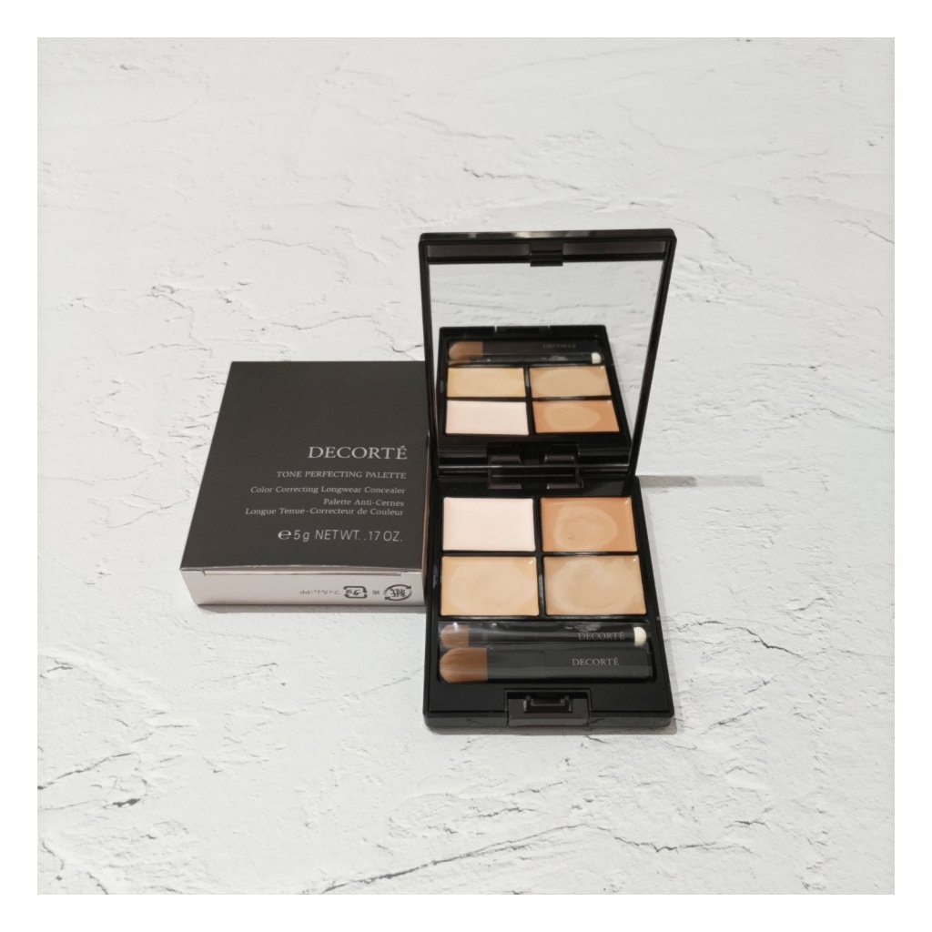 お気に入りコスメ💄

コスメデコルテ
トーンパーフェクティングパレット🥰

登場頻度かなり高め断トツの一軍コスメで
時短でメイクしてサッと出掛けたい日に特に助けられてます✨

00と01を持っていて写真は01😗
普段は01を使う事が多