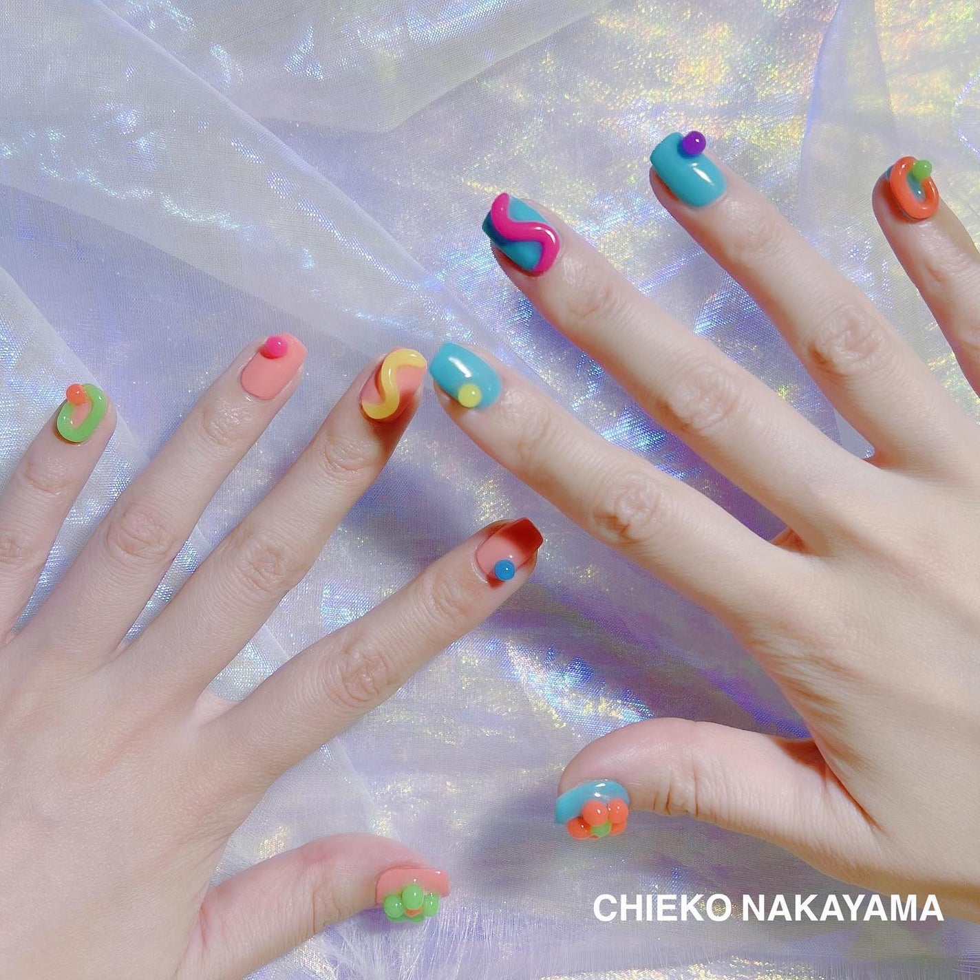 なかやまちえこ on LIPS 「#youtubeライブのアーカイブあります!⠀マイネイルを新し..」(3枚目)