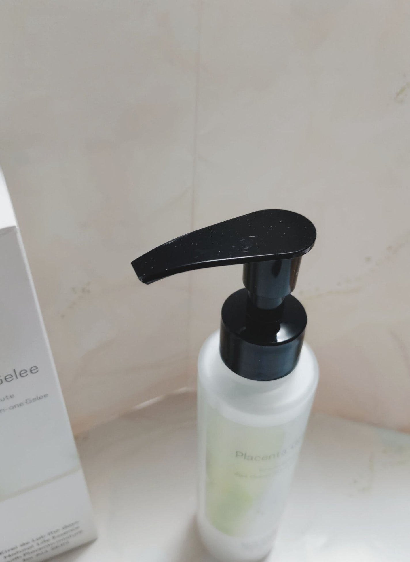 キレイデボーテ オールインワンジュレ/キレイ・デ・ラボ/オールインワン化粧品を使ったクチコミ(4枚目)