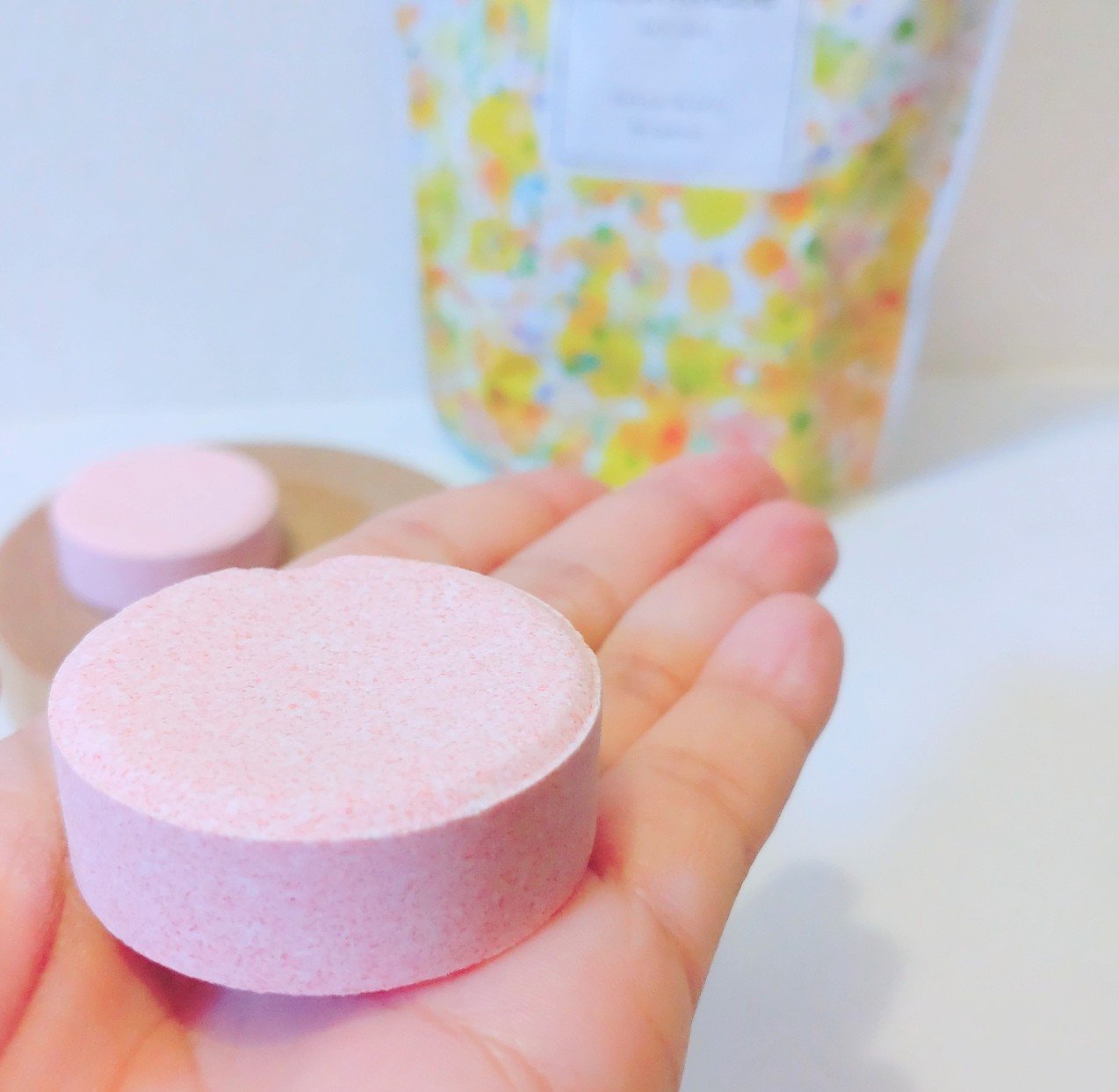 meshimase バスタブレット リフレッシュ＆ジューシーなベルガモットの香り 1回分（30g×2錠）/meshimase/炭酸系入浴剤を使ったクチコミ（3枚目）