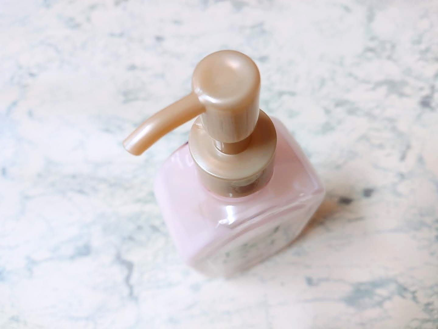 リルーチェ スキンミルクローション シャイニーフリージア/コスメテックスローランド/ボディローションを使ったクチコミ（3枚目）