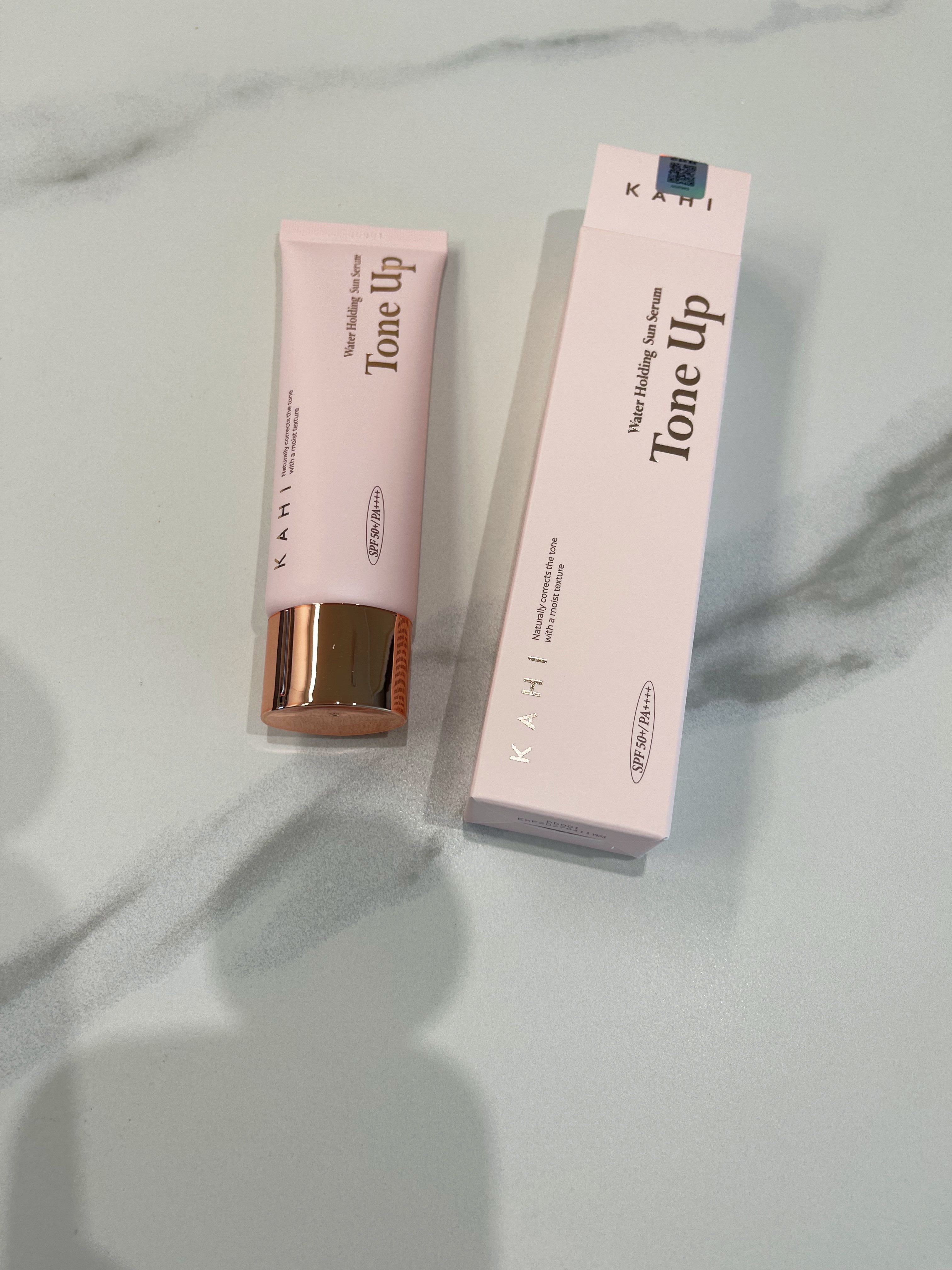 ウォーターホールディングトーンアップサンセラム/KAHI/日焼け止めローションを使ったクチコミ（1枚目）