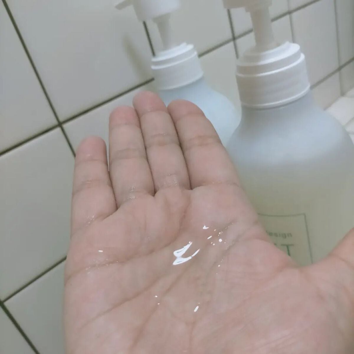 代名詞★フォロバ100% on LIPS 「【濃密泡シャンでまとまる】髪のパサつき、広がりが気になる。サロ..」(3枚目)