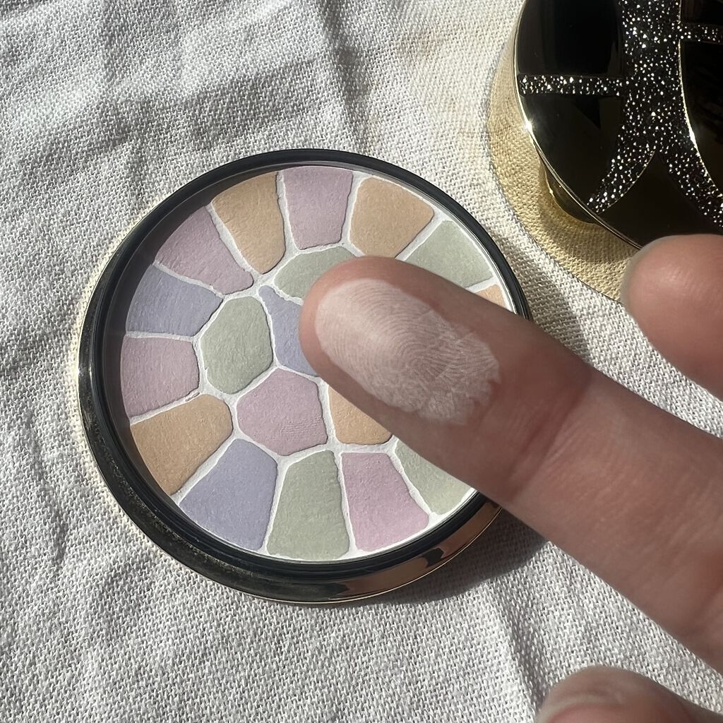 エレガンス ラ プードル オートニュアンス リクスィーズ/Elégance/プレストパウダーを使ったクチコミ（3枚目）