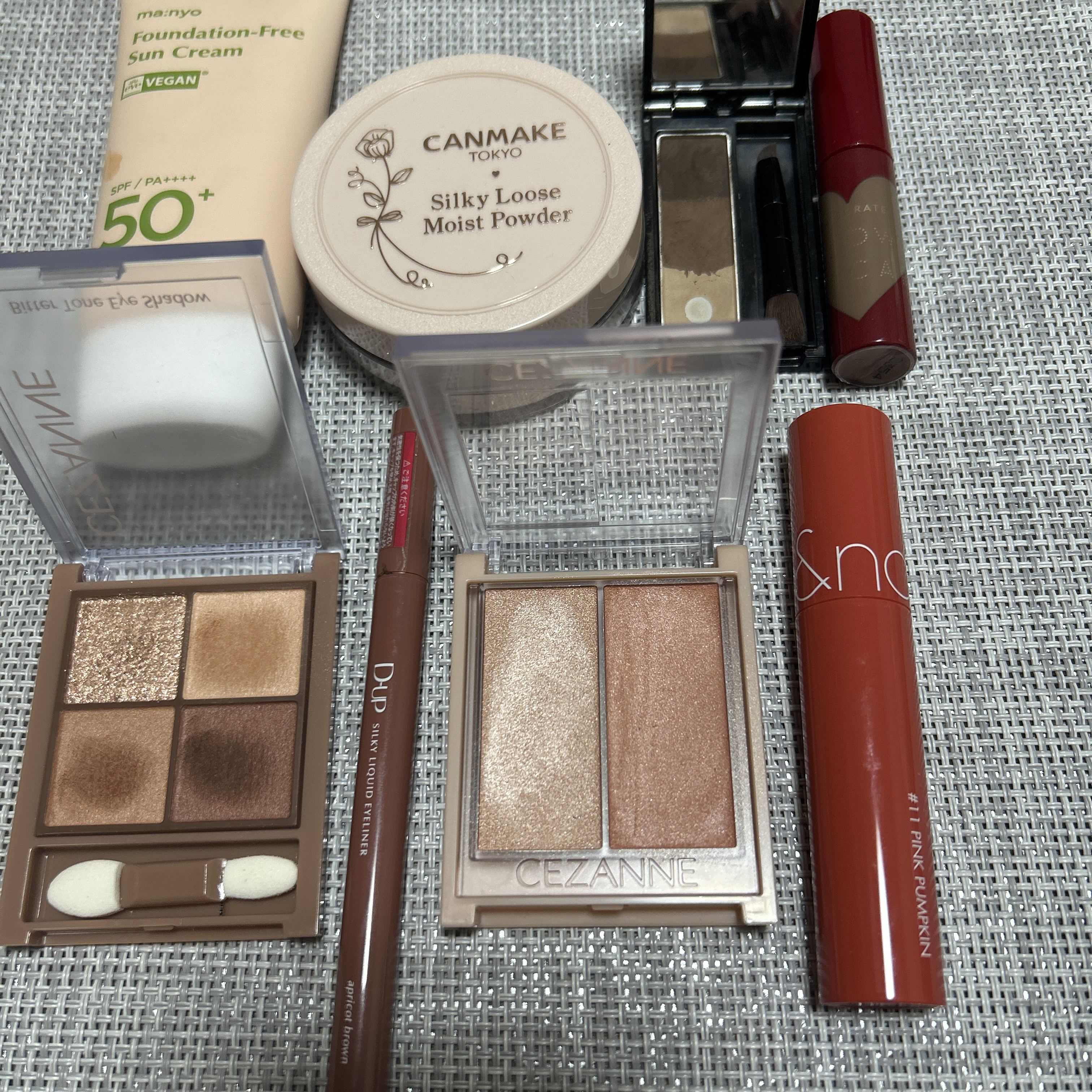 ケイト デザイニングアイブロウ3D/KATE/パウダーアイブロウを使ったクチコミ（2枚目）