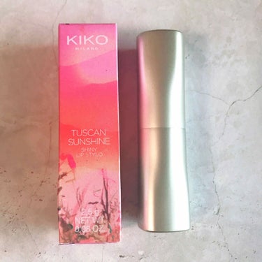 KIKO リップスティック

イタリアでの購入品🇮🇹

少しプラムがかったピンクの色味！
色味が絶妙すぎる✨

✔️仕上がりはツヤ
✔️発色◎
✔️もちはいい

ただ飲み物を飲むとコップに色は結構
べっ