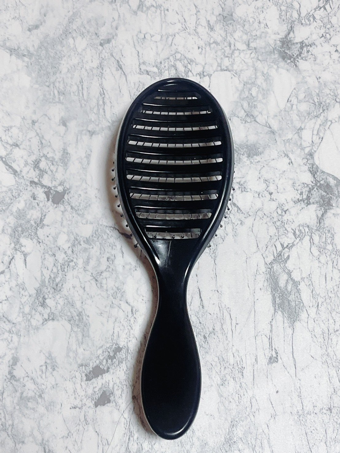 ウェットブラシ スピードドライのクチコミ「ドライヤー時に使用することで髪を素早く乾かせるブラシ

Wet brush

1000円代で優.....」（2枚目）