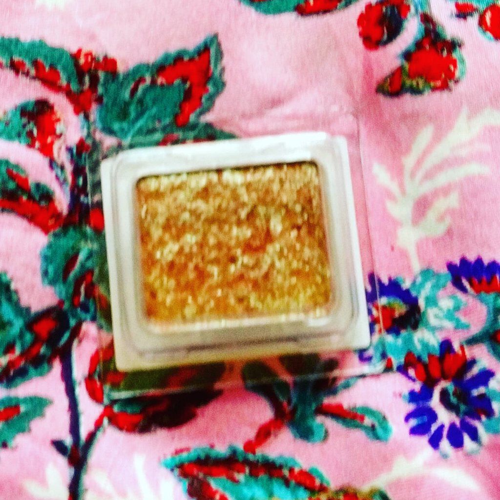 プレスド アイシャドー（レフィル） PR グリーンアンバー/shu uemura/単色アイシャドウを使ったクチコミ（2枚目）