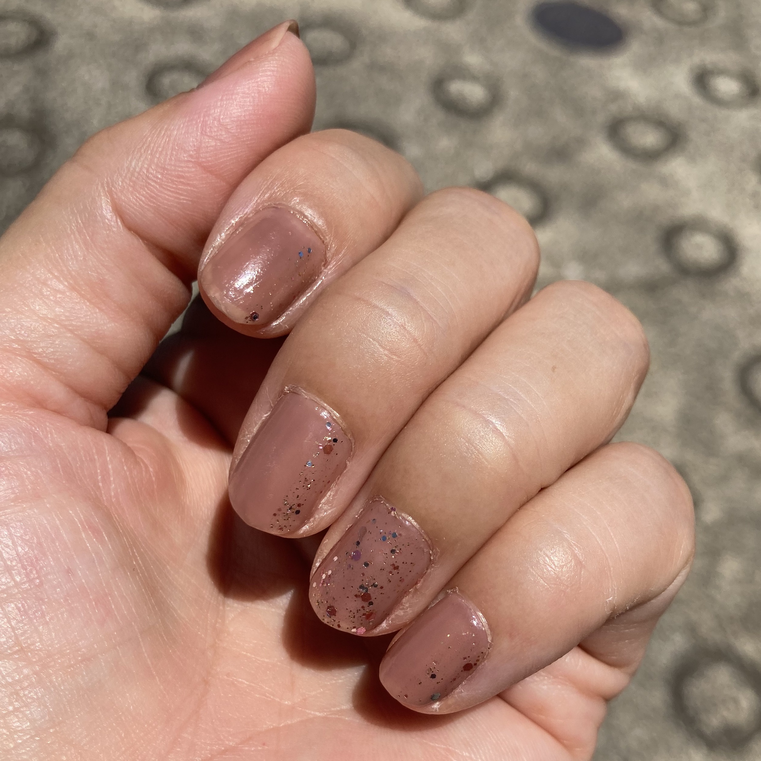 アンドバイロムアンド　グラッシードロップネイル/&nd by rom&nd/マニキュアを使ったクチコミ（2枚目）