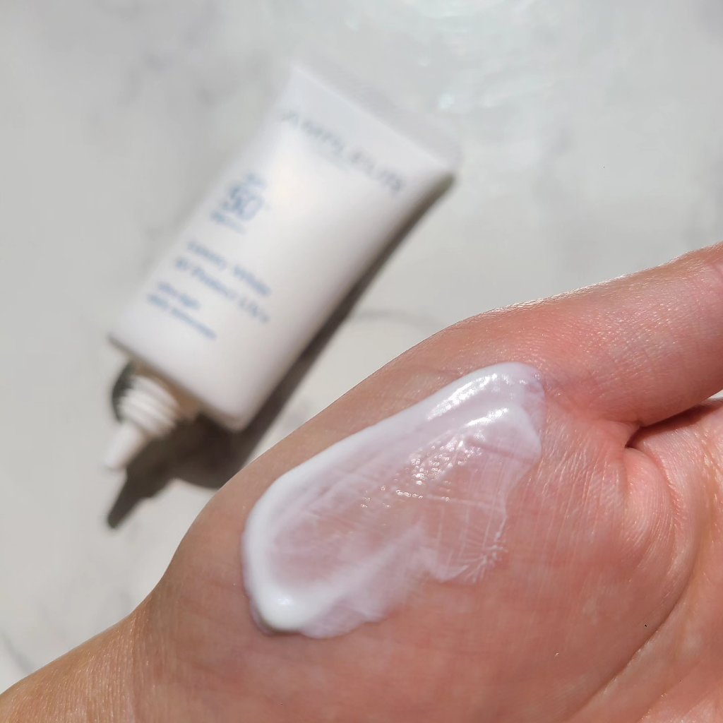 ラグジュアリーホワイト WプロテクトUVプラス/アンプルール/日焼け止めミルクを使ったクチコミ（3枚目）