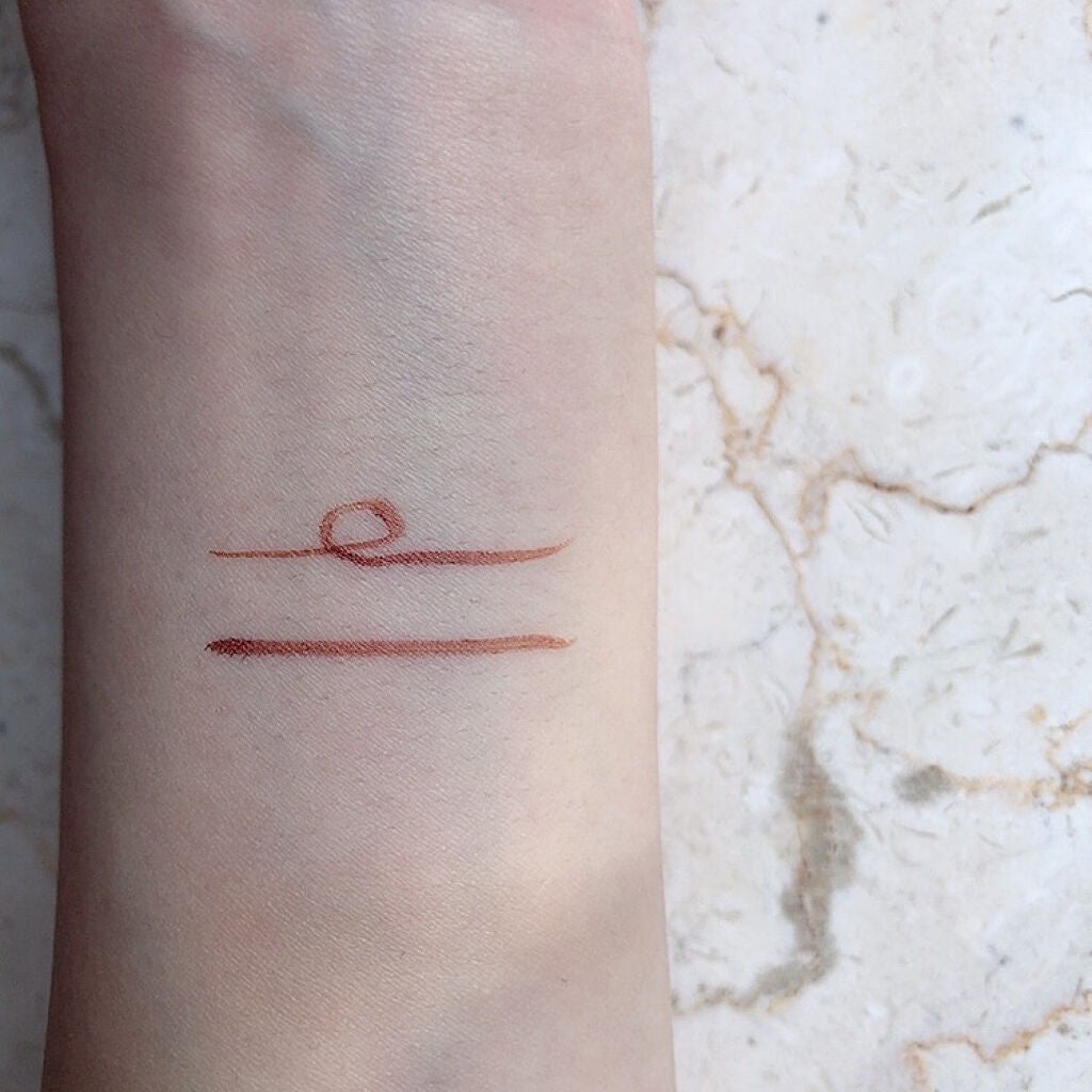 「密着アイライナー」ショート筆リキッド/デジャヴュ/リキッドアイライナーを使ったクチコミ(3枚目)