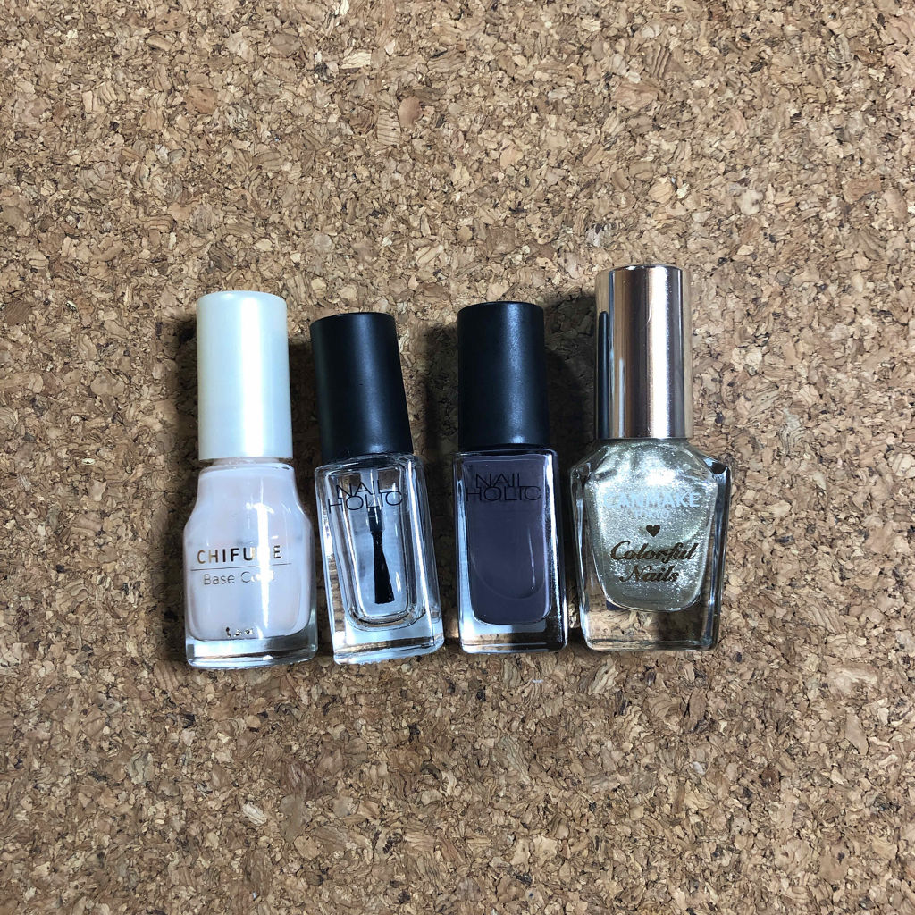 ネイルホリック Mode color GY008/ネイルホリック/マニキュアを使ったクチコミ（2枚目）