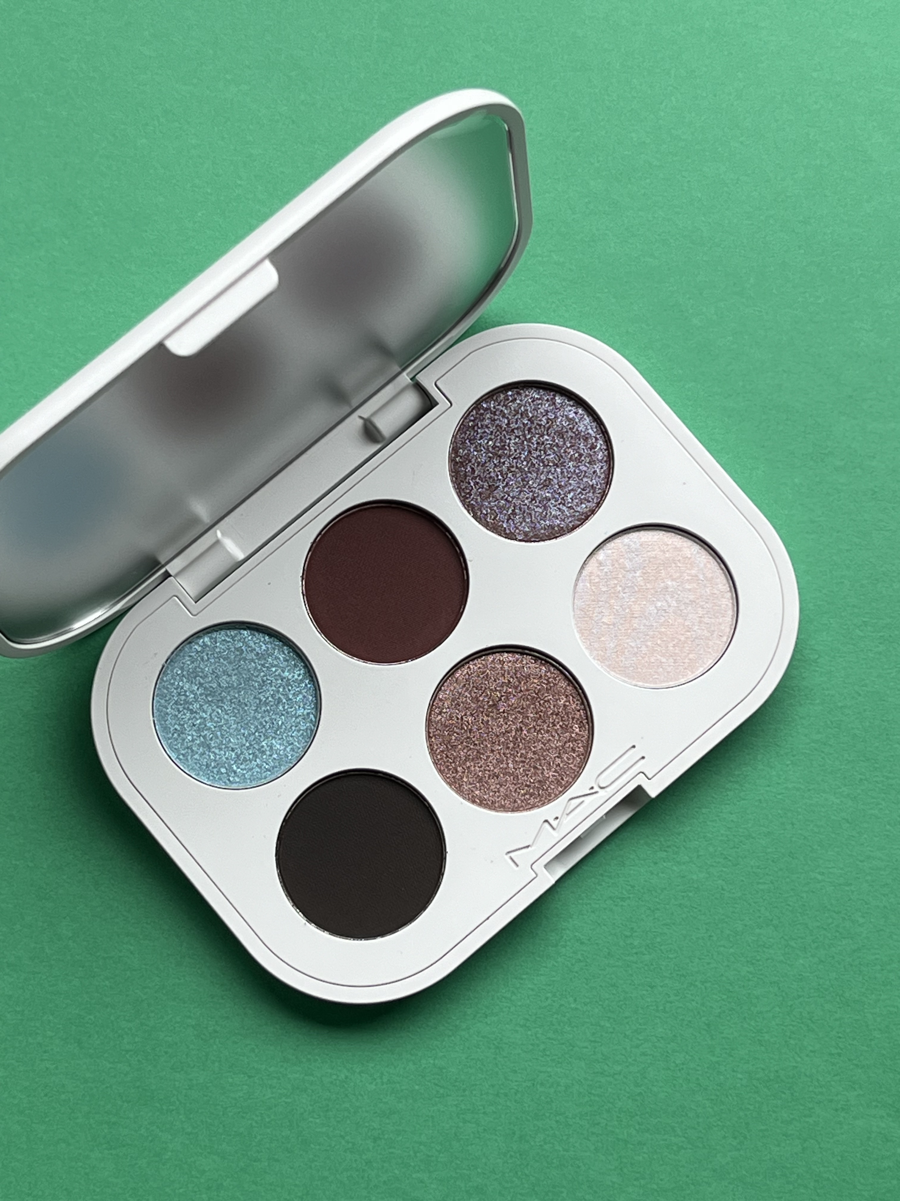 スコール ゴールズ アイシャドウ パレット × 6 スパークル ストーム/M・A・C/アイシャドウパレットを使ったクチコミ（3枚目）