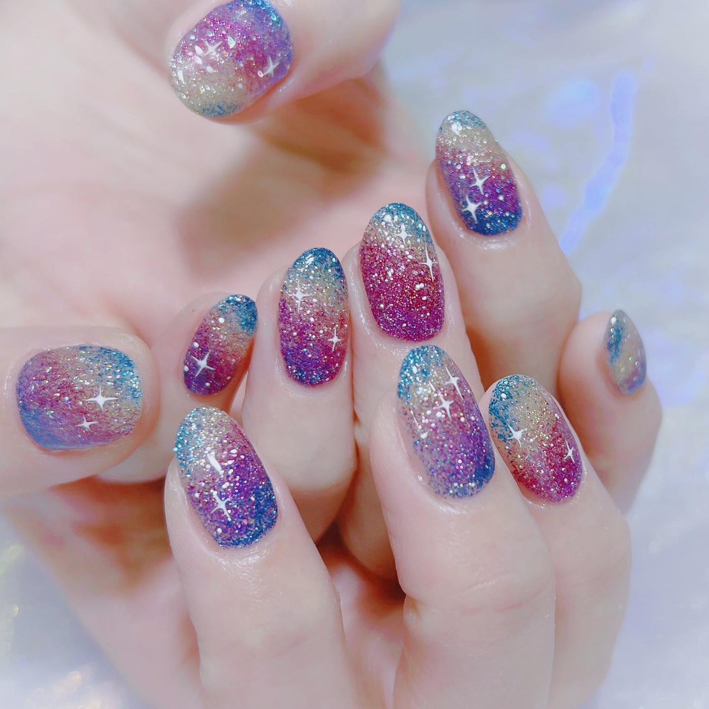 なかやまちえこ on LIPS 「ぎらぎら宇宙🪐⠀⠀プロデュースしてます代官山のシェアネイルサロ..」(1枚目)