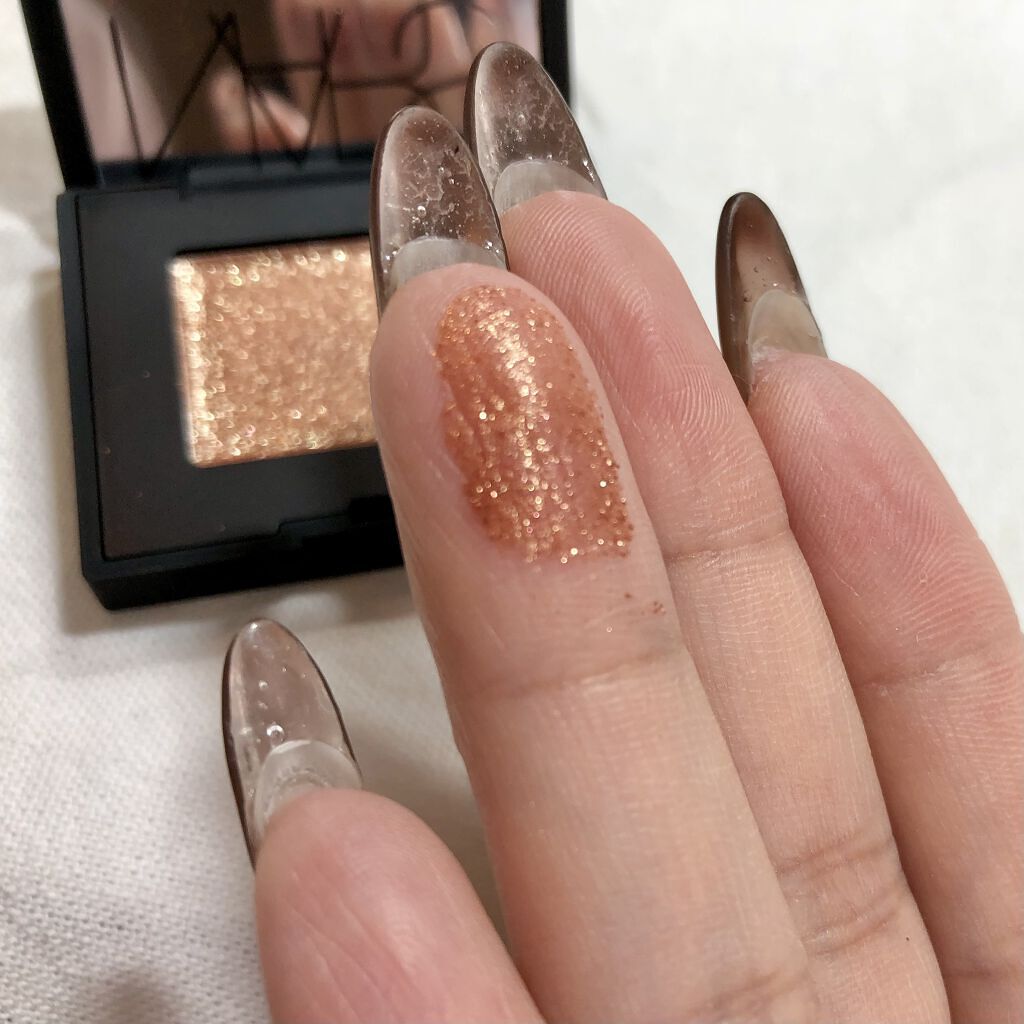 ハードワイヤードアイシャドー/NARS/単色アイシャドウを使ったクチコミ（3枚目）