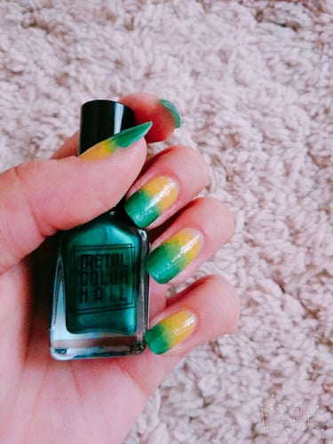 #nail #green #yellow 
#ネイル #緑 #黄色 #パイナップル 

ダイソーのネイル！ ￥108！！ 助かるラスカルですね😀

⭕めちゃんこ乾きが早い！
⭕発色がいい！

￥108な