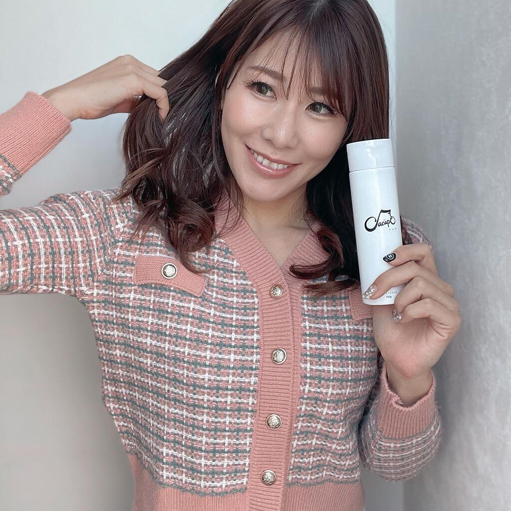 ----*----*----*----*----*----*----*----*

最近使ってるこの
アウトバストリートメント♡

@kireis.beauty

毎日のヘアアイロン
毎月のカラー
切れ毛やまとまりの無さが
目立ってきてしま