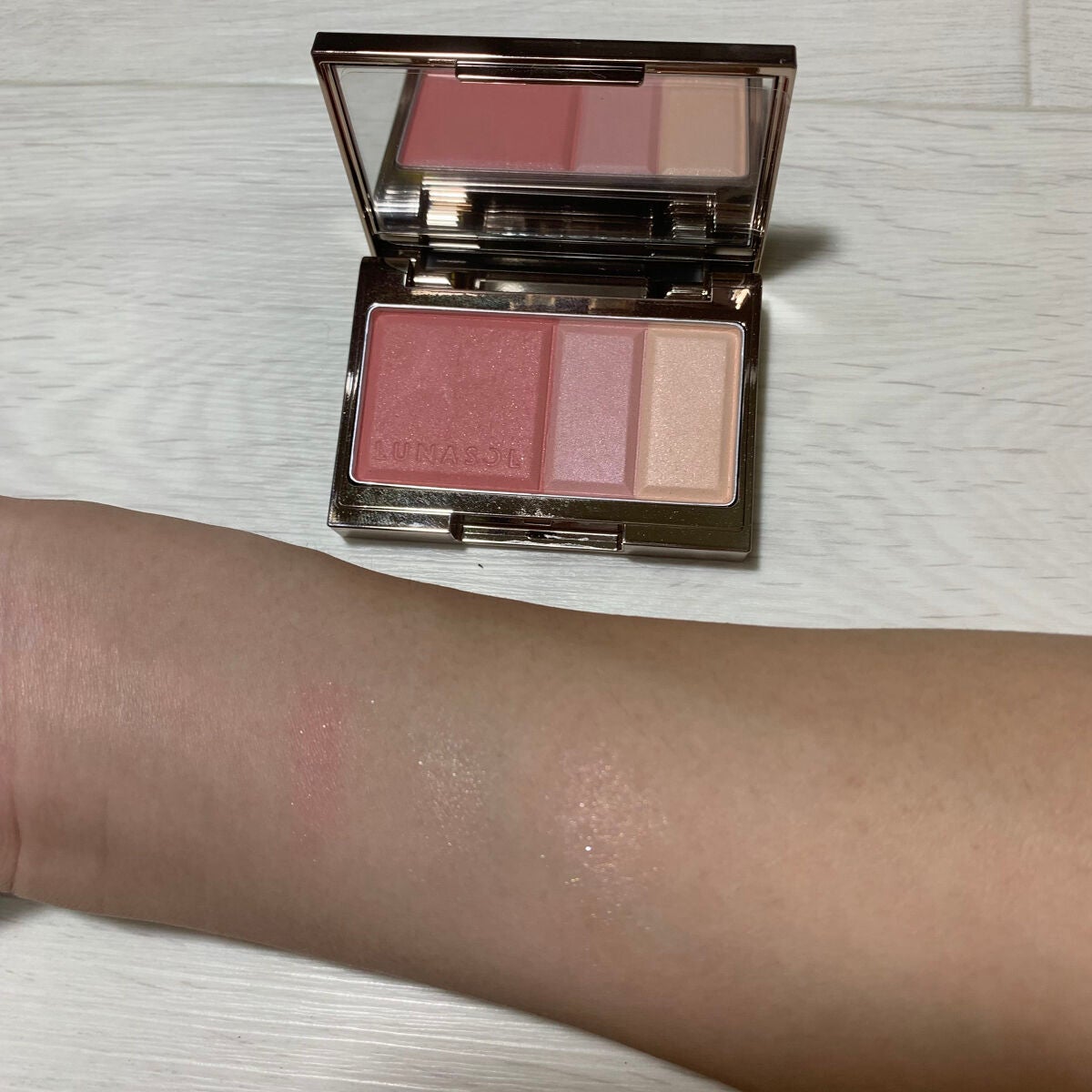 カラーリングソフトチークス/LUNASOL/パウダーチークを使ったクチコミ(3枚目)