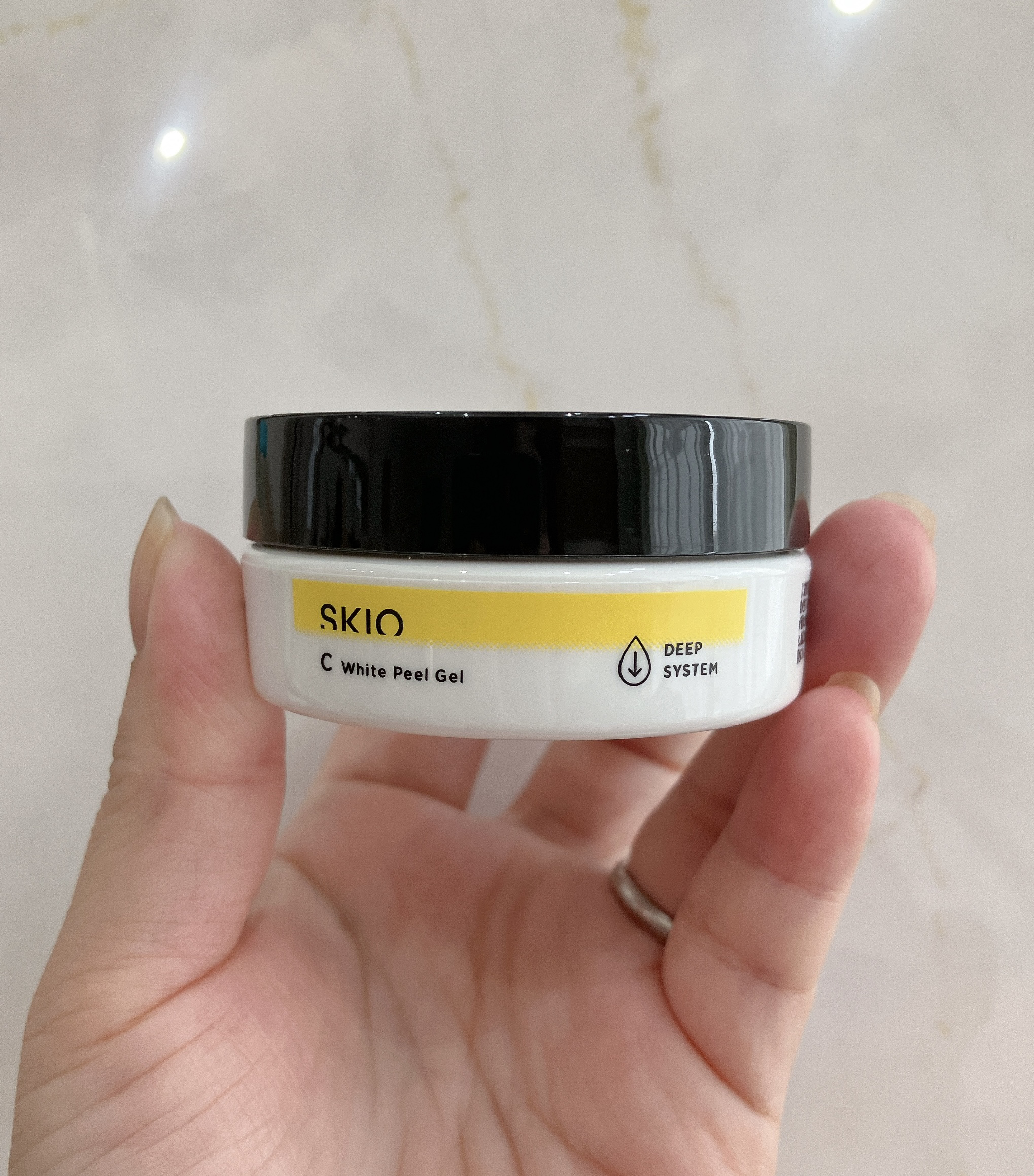 SKIO VC ホワイトピールゲルのクチコミ「SKIO
VC ホワイトピールゲル
サンプル

SKIO様からいただきました♡

うるおい密封.....」（1枚目）