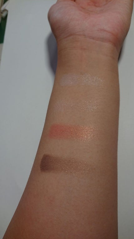 リアルクローズシャドウ/excel/アイシャドウパレットを使ったクチコミ(2枚目)