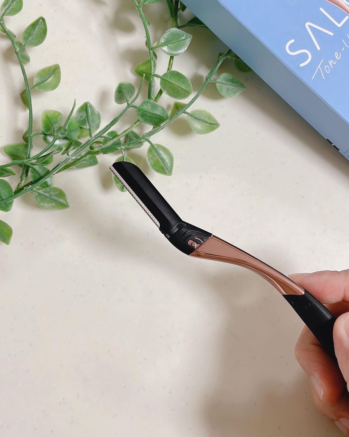 サロンプラス トーンアップ フェイススムーサー ホルダー(刃付き)/サロンプラス/シェーバーを使ったクチコミ(2枚目)