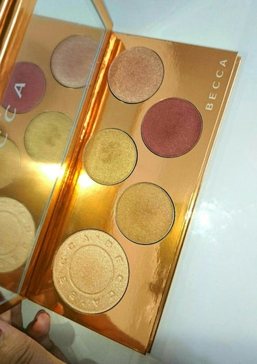 Pop Goes The Glow Champagne Pop Face & Eye Palette  /BECCA/メイクアップキットを使ったクチコミ（1枚目）