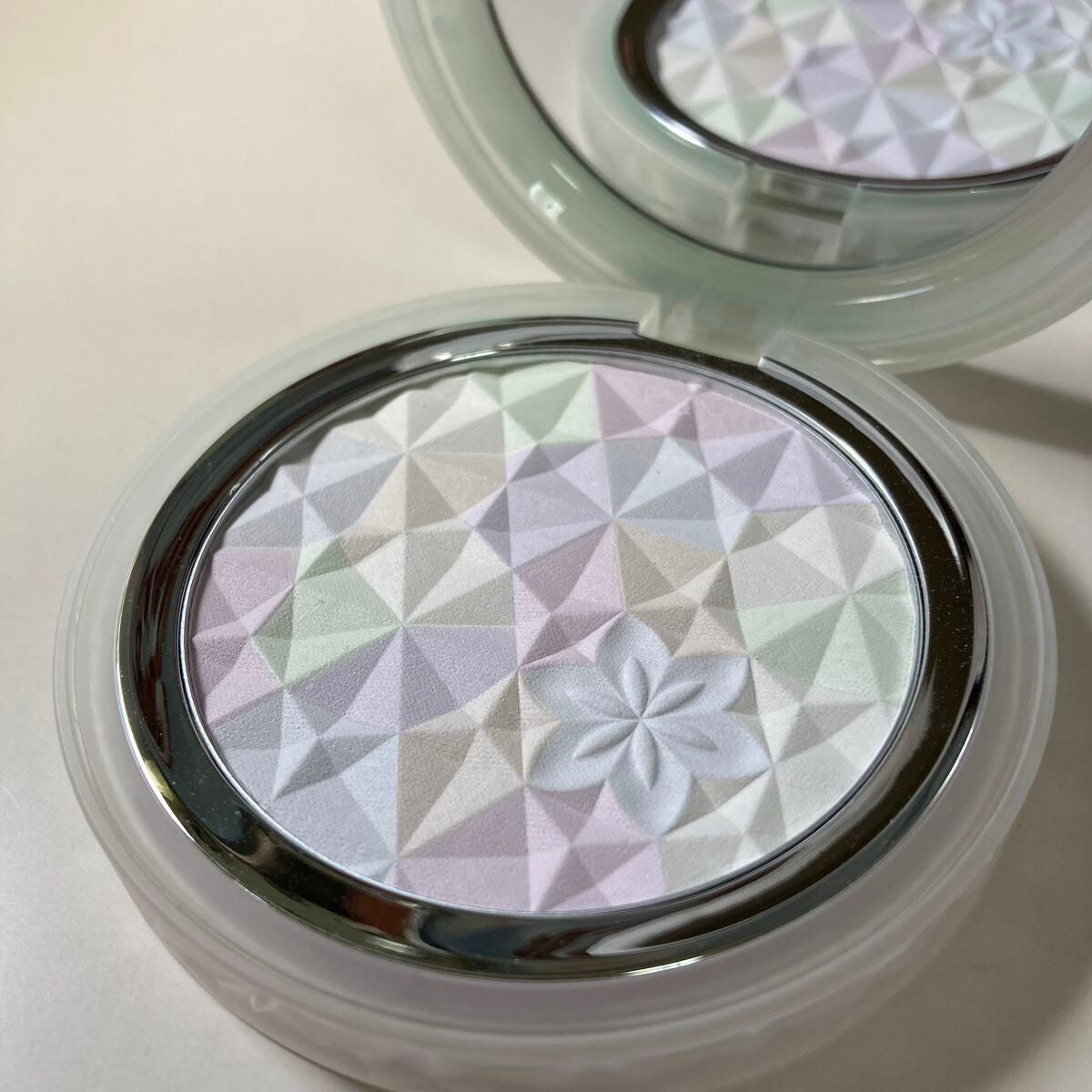 AQ オーラ リフレクター/DECORTÉ/プレストパウダーを使ったクチコミ(1枚目)