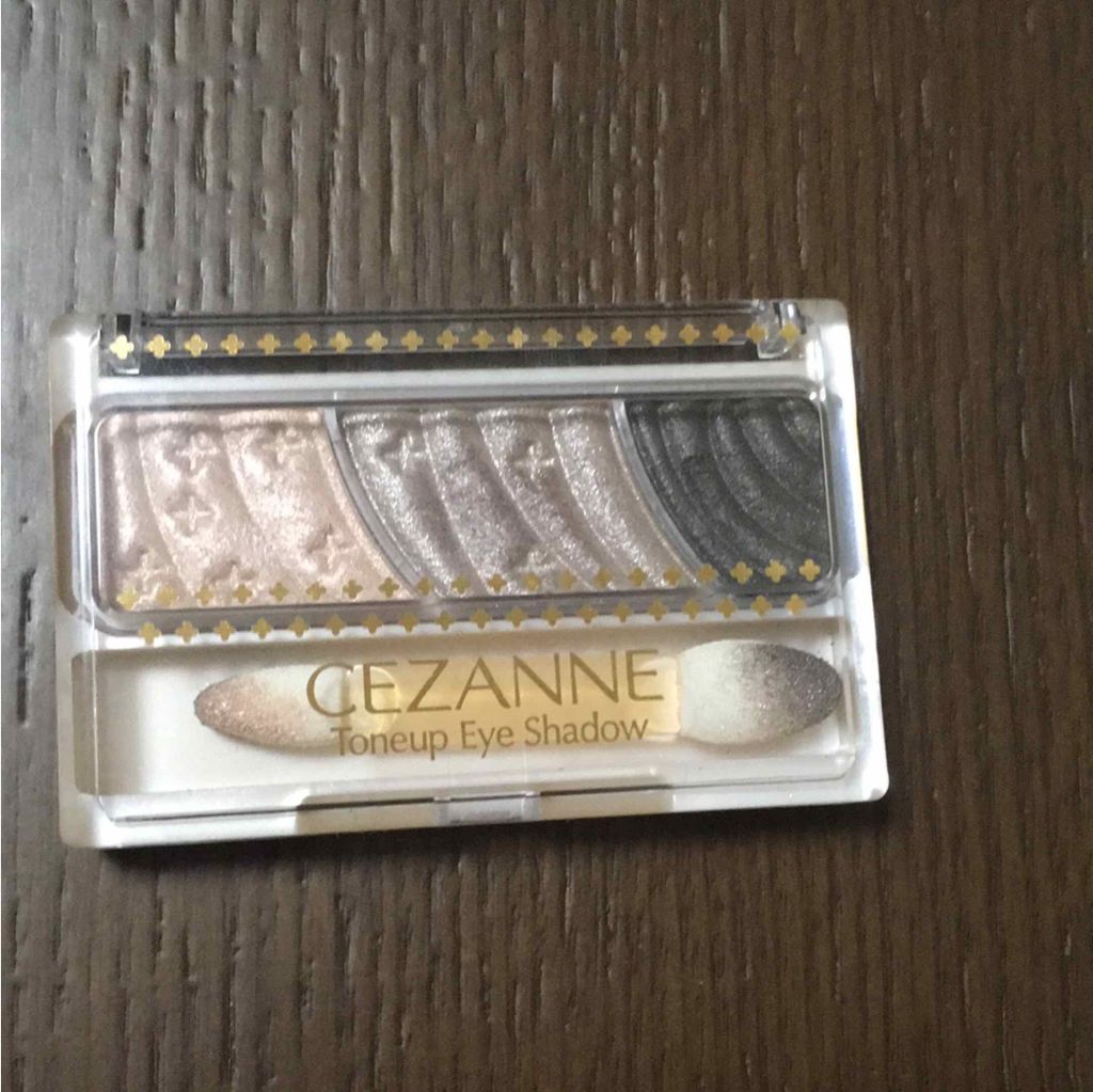 トーンアップアイシャドウ/CEZANNE/アイシャドウパレットを使ったクチコミ(4枚目)