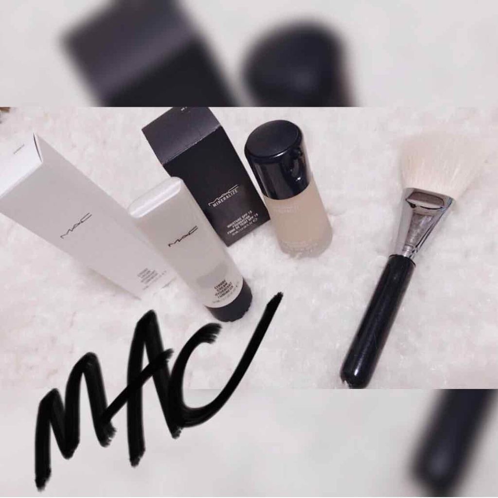 ミネラライズ モイスチャー SPF 15 ファンデーション/M・A・C/リキッドファンデーションを使ったクチコミ（1枚目）