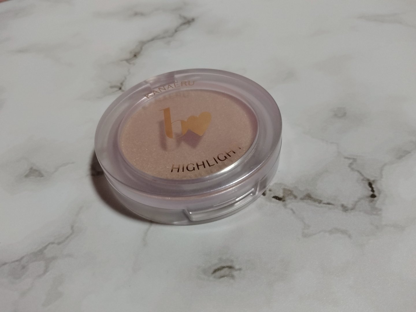 bidol ビーアイドル

叶えるハイライト

私にかける、魔法の光。
叶えるハイライト
＼立体感＊血色＊透明感／

欲しいところにプラスする、シルキータッチなハイライト

01は自然に溶け込む骨格ベージュ

ほっぺに優しい美容成分配合なの