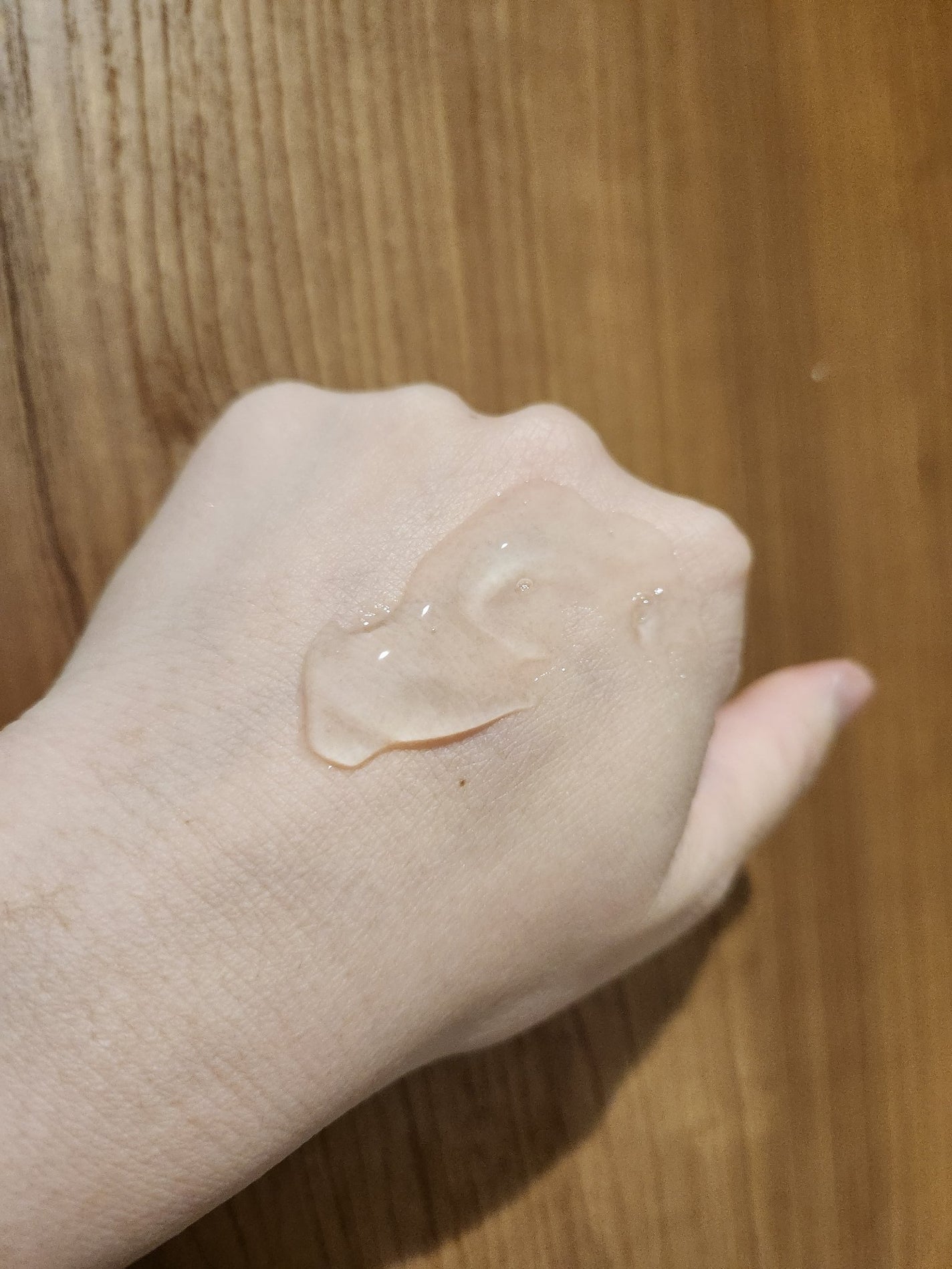 マイルド&モイスチャーアロエジェル/ネイチャーリパブリック/ボディローションを使ったクチコミ(5枚目)