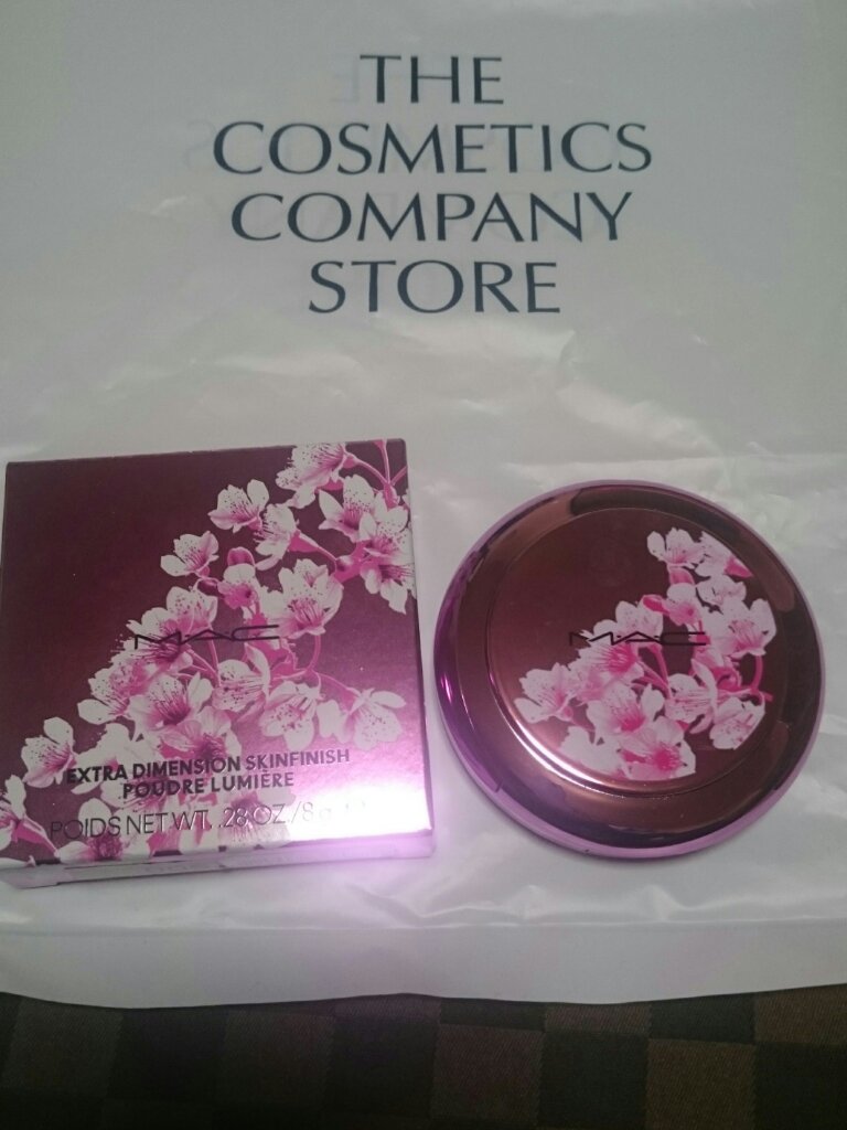 エクストラ ディメンション スキンフィニッシュ ペタリック メタリック/M・A・C/プレストパウダーを使ったクチコミ（2枚目）