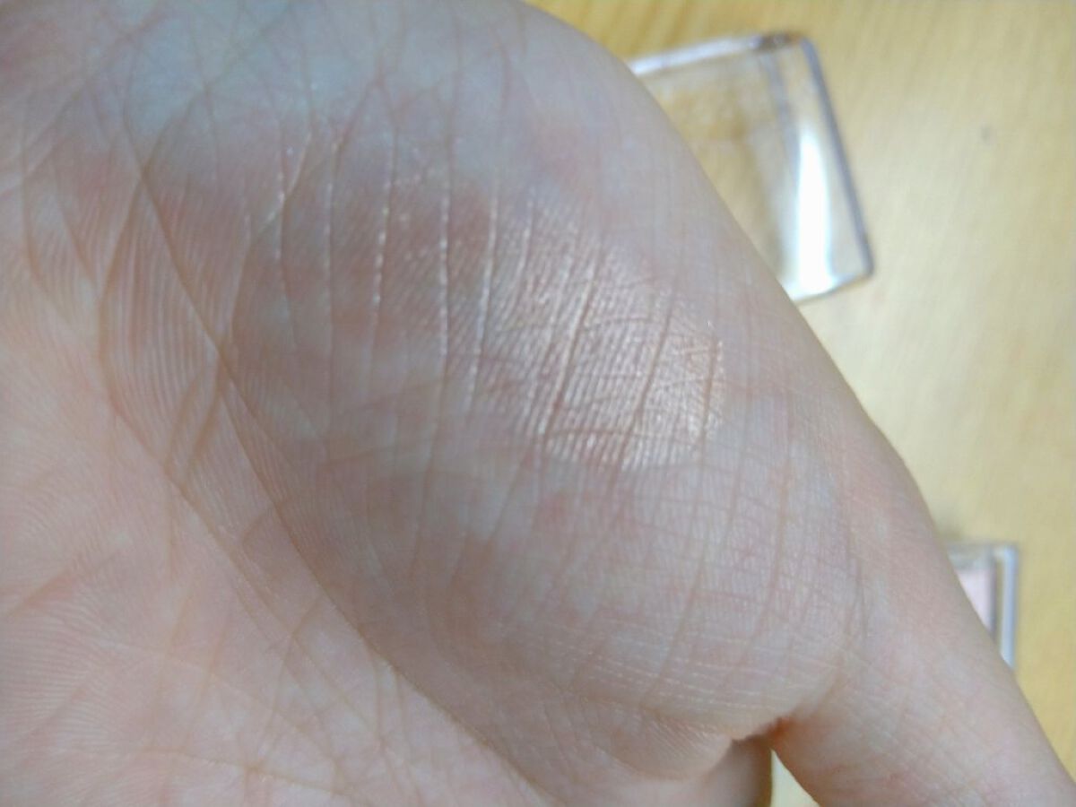 シャドーカスタマイズ/MAJOLICA MAJORCA/単色アイシャドウを使ったクチコミ（2枚目）