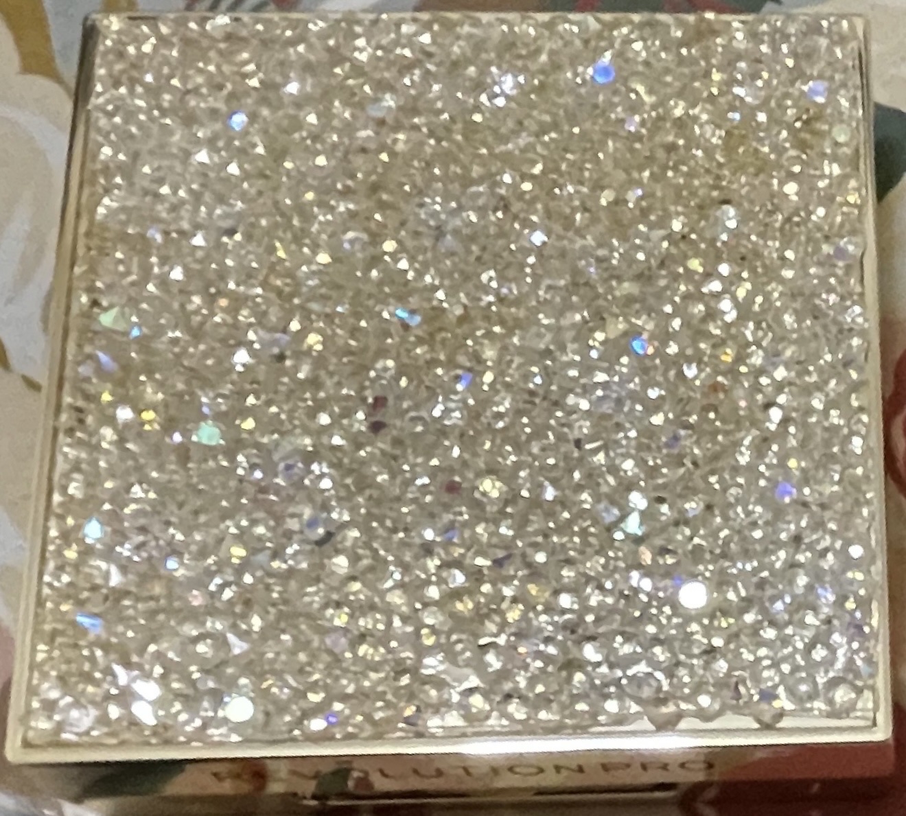 クリスタルアイクォード/REVOLUTION PRO/アイシャドウパレットを使ったクチコミ（2枚目）