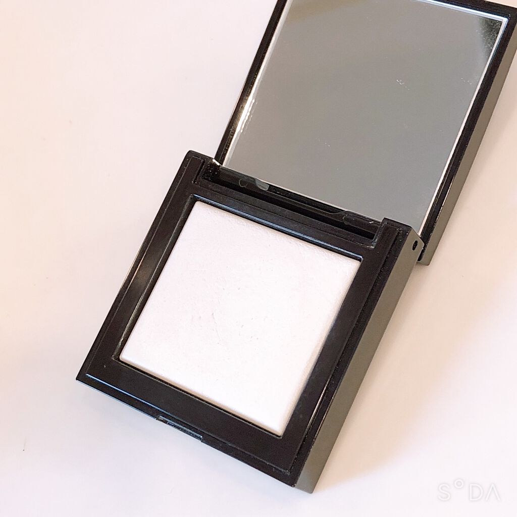 シークレット ブラーリング パウダー フォー アンダー アイズ/ローラ メルシエ/プレストパウダーを使ったクチコミ（2枚目）