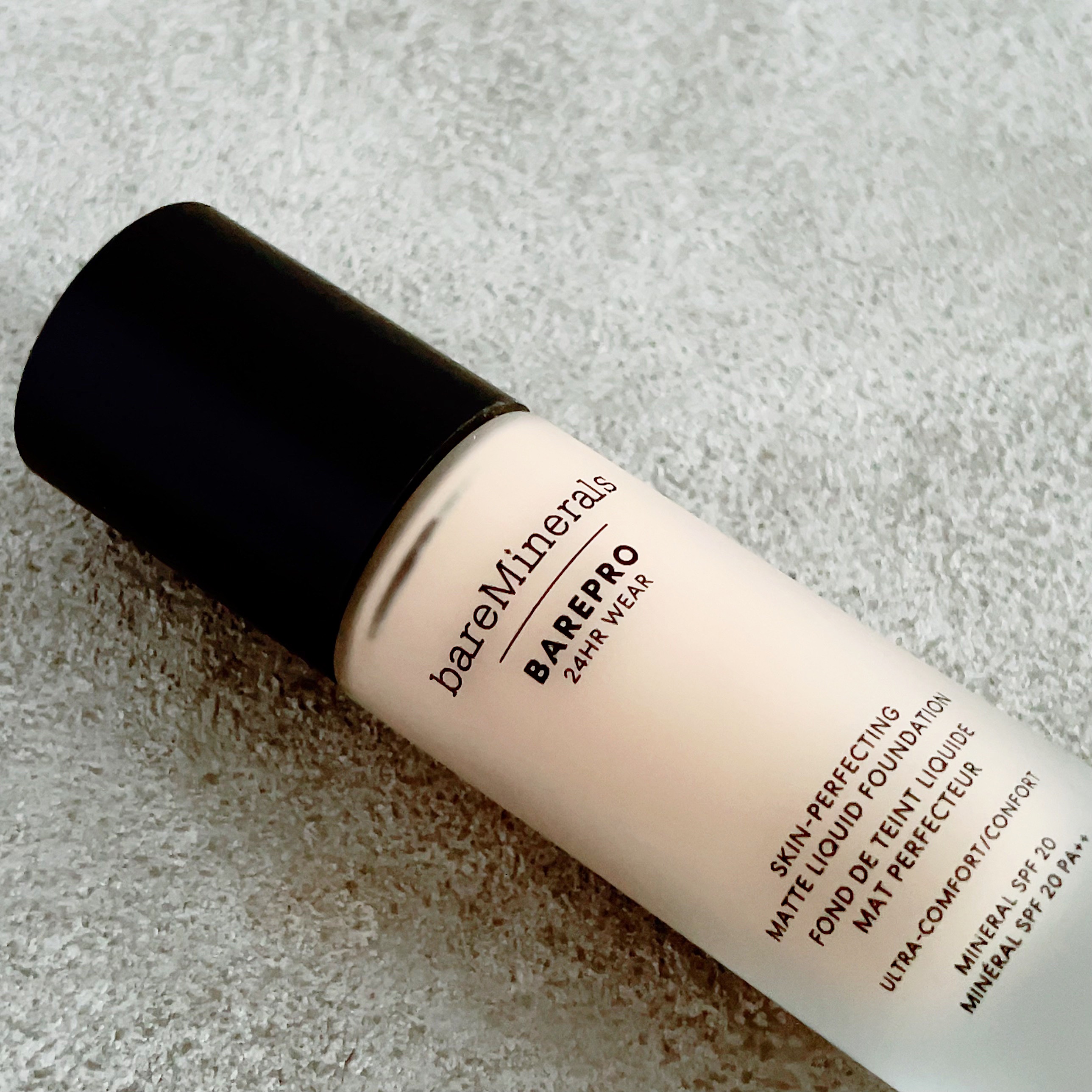 ベアプロ 24HR リキッド ファンデーション ライト 21 ニュートラル/bareMinerals/リキッドファンデーションを使ったクチコミ（2枚目）