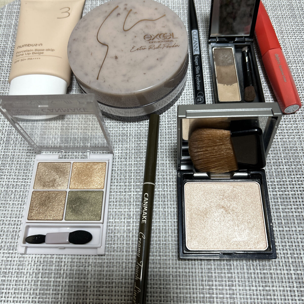 ケイト デザイニングアイブロウ3D/KATE/パウダーアイブロウを使ったクチコミ（2枚目）