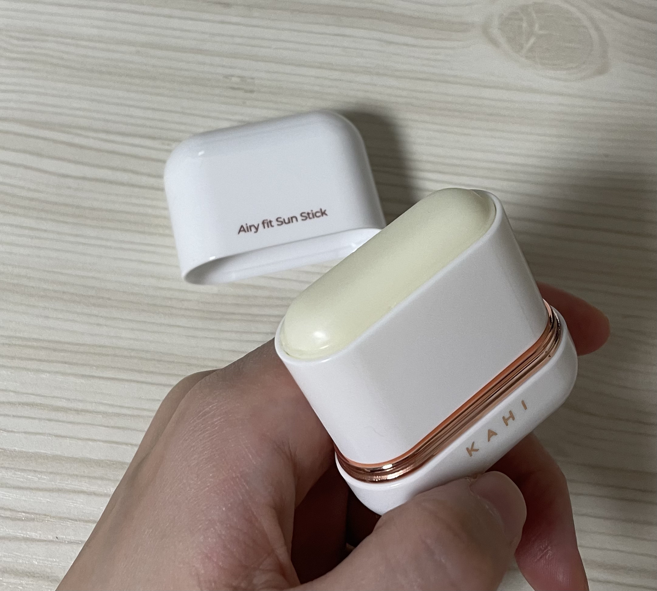エアリーフィットサンスティック/KAHI/日焼け止めスティックを使ったクチコミ（2枚目）
