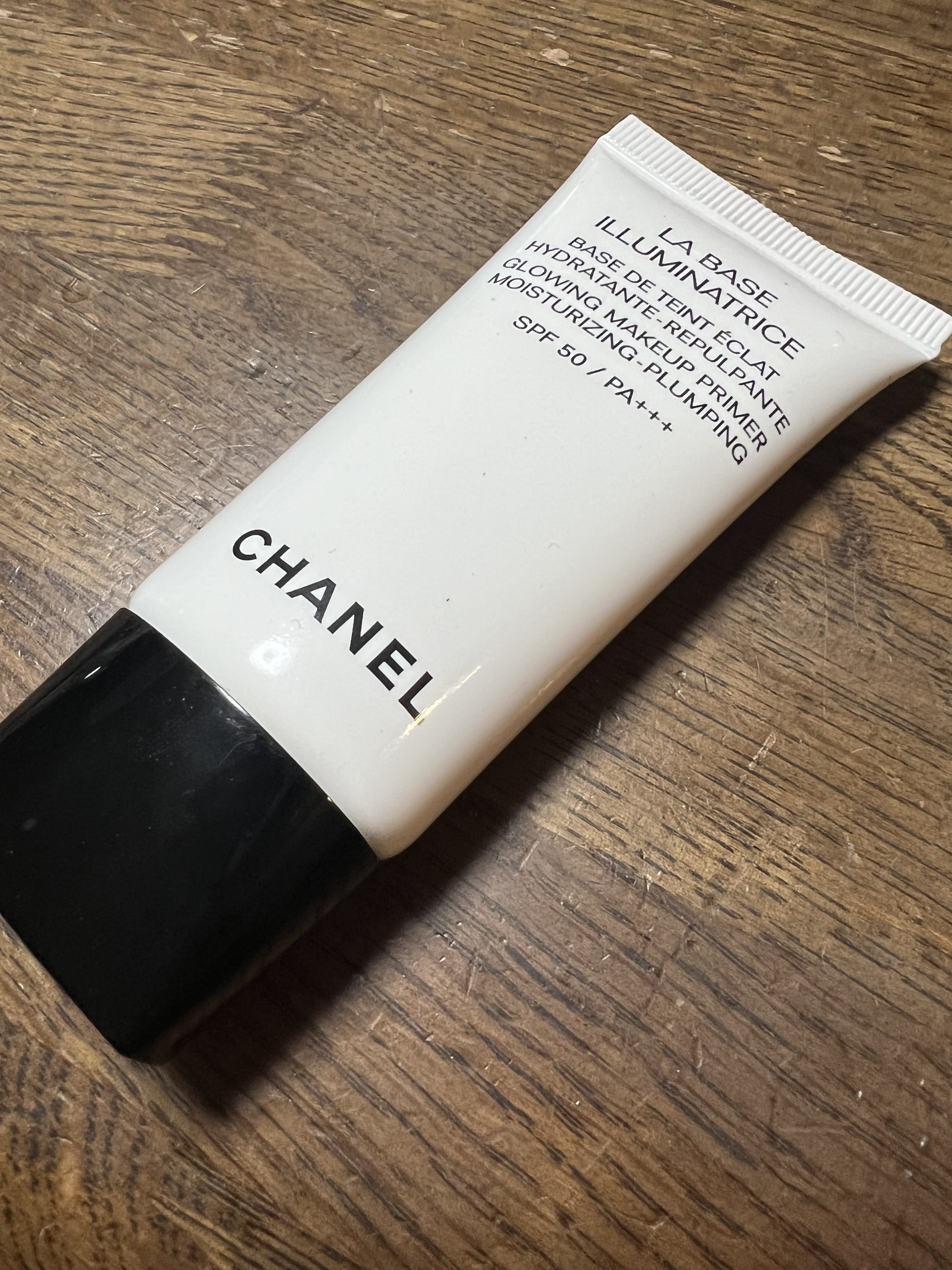 値下げ中】CHANELラバーズイルミナトゥリス ハンドクリーム シャネル