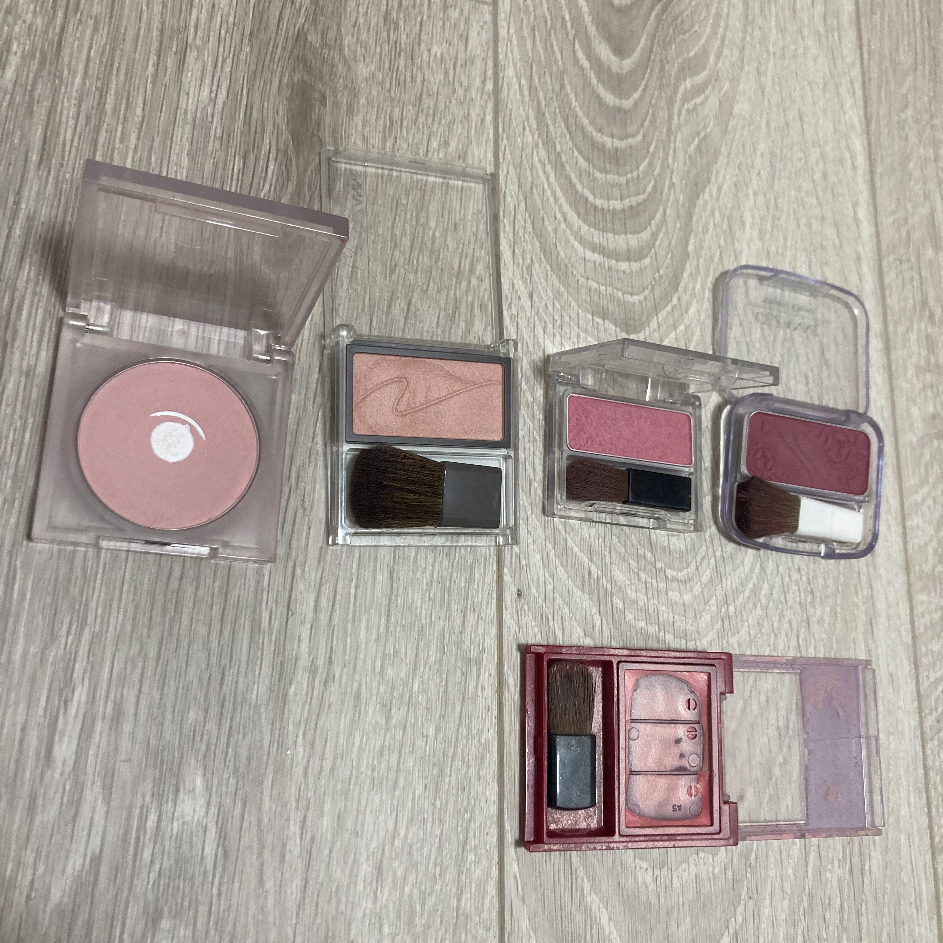 タッチ マイ チーク 04 サンライズライラック/Milk Touch/パウダーチークを使ったクチコミ（2枚目）