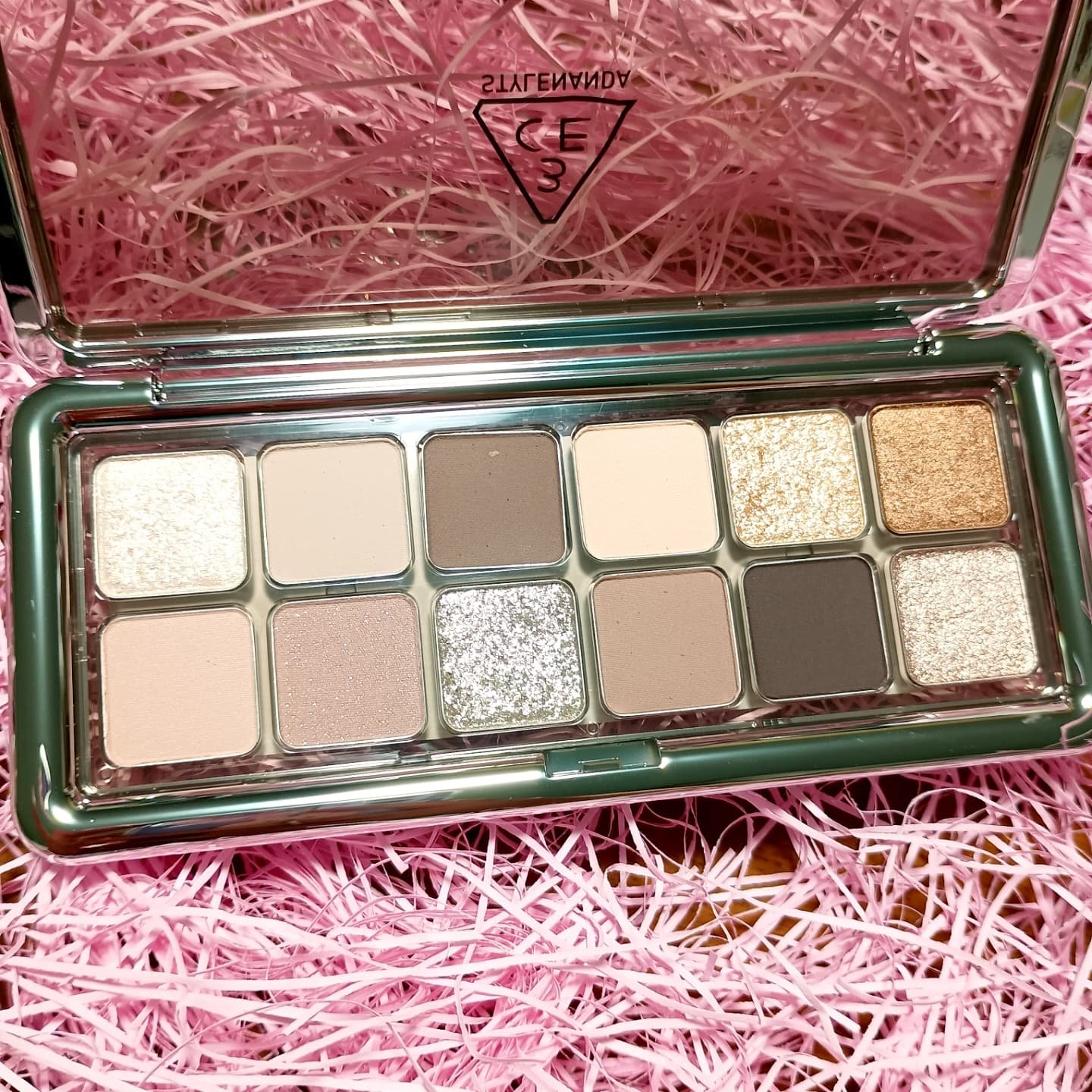 3CE ニューテイク アイシャドウパレット/3CE/アイシャドウパレットを使ったクチコミ（2枚目）