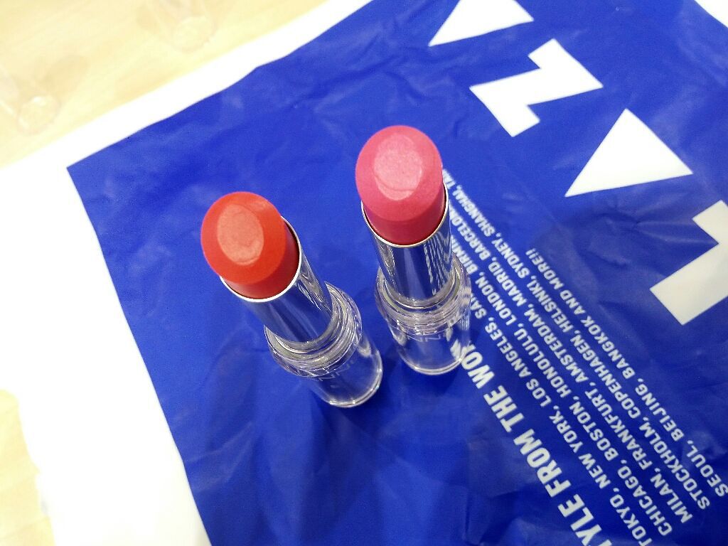 ラスティンググロスリップ/CEZANNE/口紅を使ったクチコミ(2枚目)