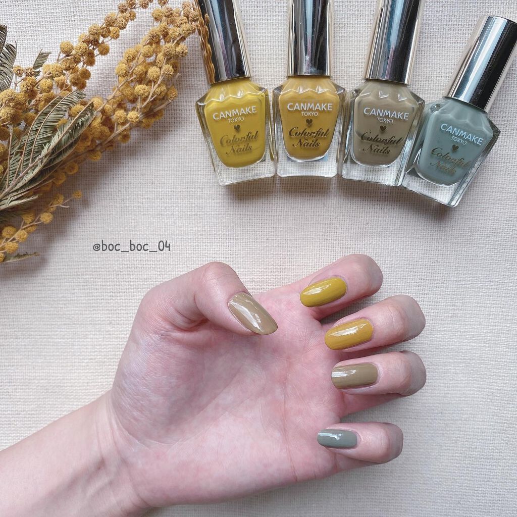 haru on LIPS 「キャンメイクのカラフルネイルズ定番色と8月発売の限定色で似てる..」(1枚目)