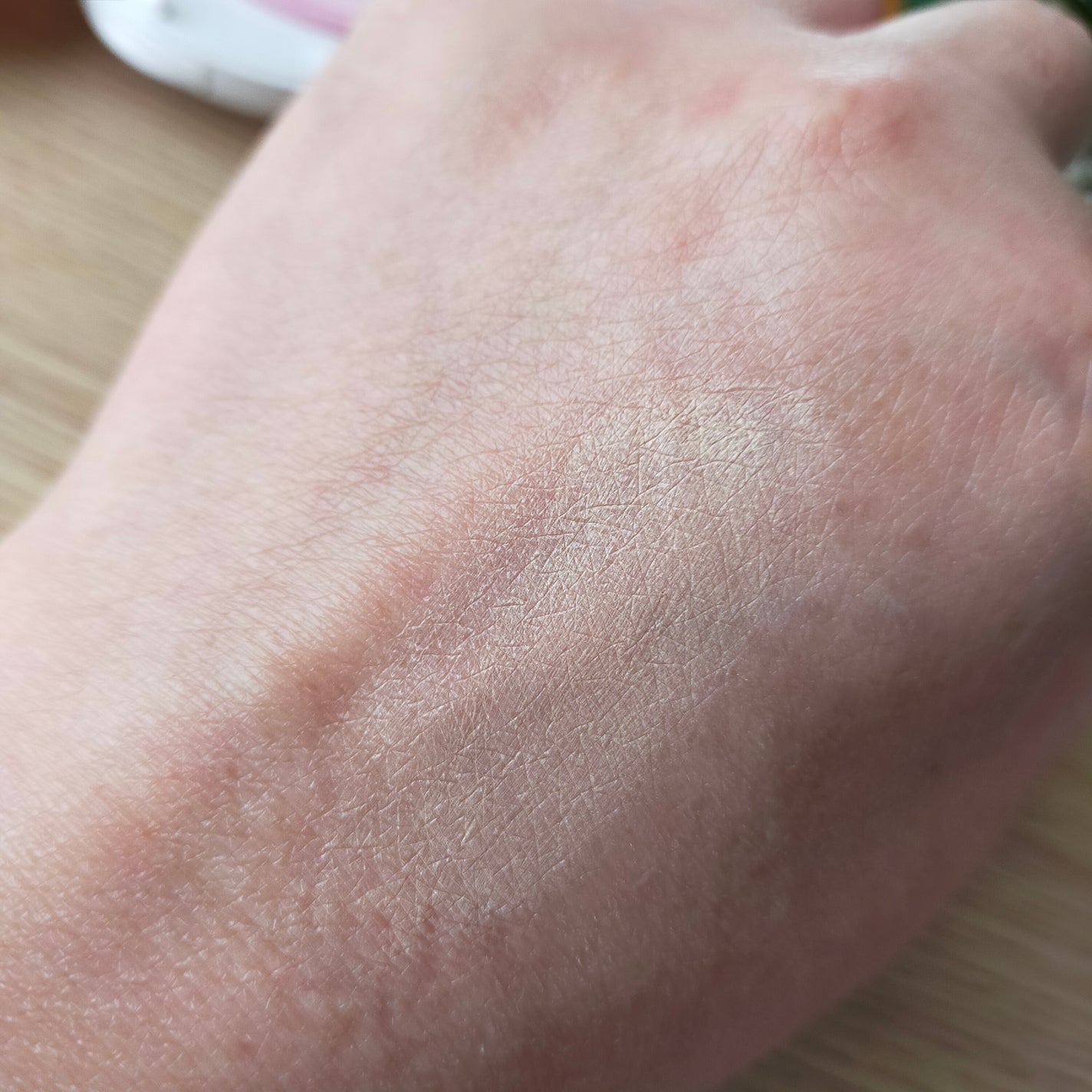 デューイーメッシュファンデーション/ASUNE /クッションファンデーションを使ったクチコミ(3枚目)