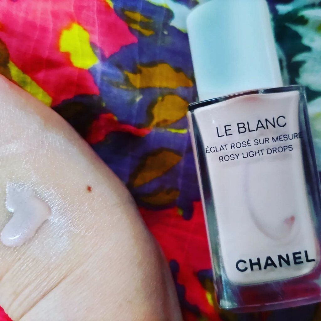 ル ブラン ロージー ドロップス/CHANEL/リキッドハイライトを使ったクチコミ(3枚目)