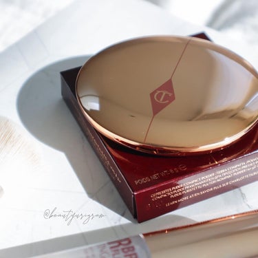 Charlotte Tilbury エアブラシフローレスフィニッシュのクチコミ「《海外コスメ》
まるでフィルターをかけたような仕上がりに！
リピ確定のプレスドパウダー
⁡
【.....」（2枚目）